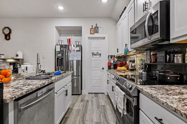 220 Poinsetta Drive, Palmer, TX 75152