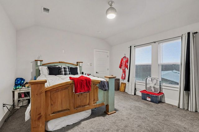 220 Poinsetta Drive, Palmer, TX 75152