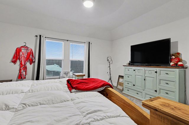 220 Poinsetta Drive, Palmer, TX 75152