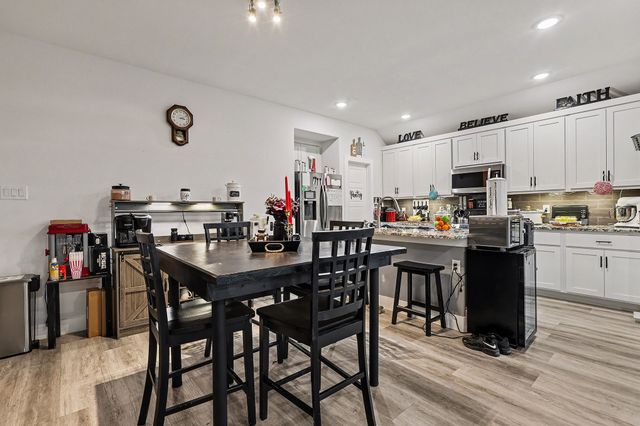 220 Poinsetta Drive, Palmer, TX 75152