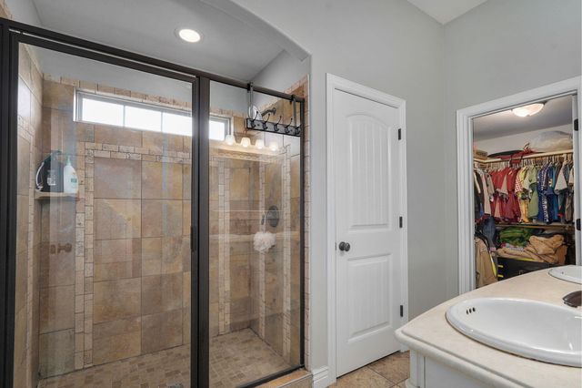 5701 N Seacrest Drive, Ozark, MO 65721