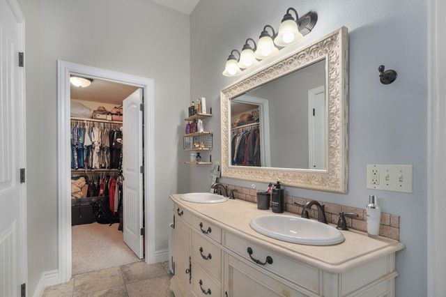 5701 N Seacrest Drive, Ozark, MO 65721