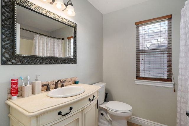 5701 N Seacrest Drive, Ozark, MO 65721