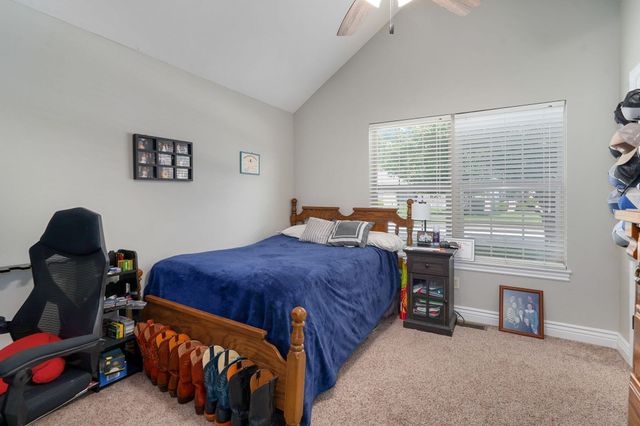 5701 N Seacrest Drive, Ozark, MO 65721
