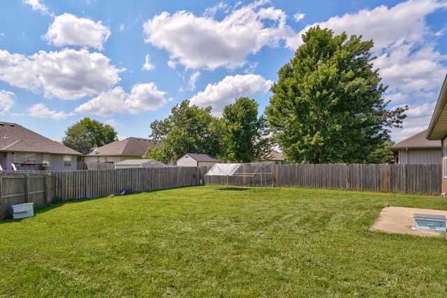 5701 N Seacrest Drive, Ozark, MO 65721