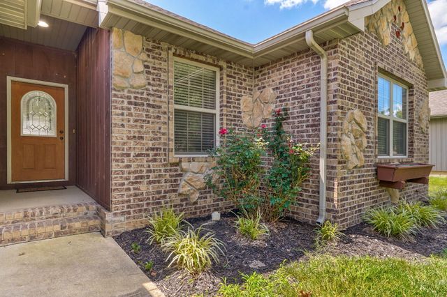 5701 N Seacrest Drive, Ozark, MO 65721