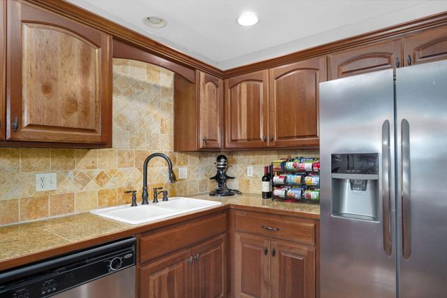 5701 N Seacrest Drive, Ozark, MO 65721