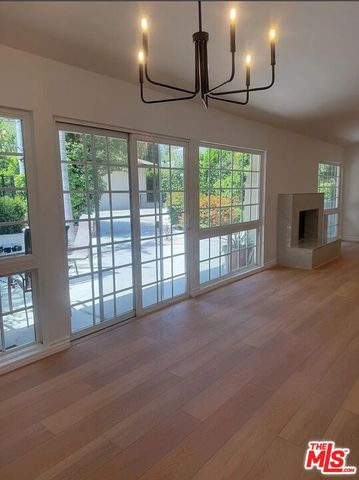 24316 Burbank Blvd, Woodland Hills (los Angeles), CA 91367