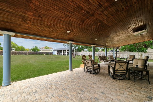 9942 HUNTERS POND, San Antonio, TX 78224