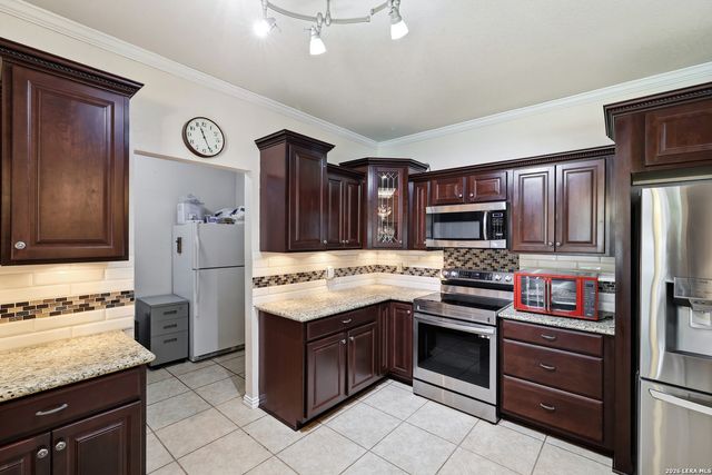 9942 HUNTERS POND, San Antonio, TX 78224