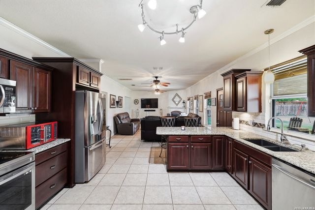 9942 HUNTERS POND, San Antonio, TX 78224