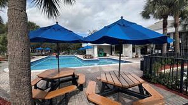 2445 SW 18th Terrace 205, Fort Lauderdale, FL 33315