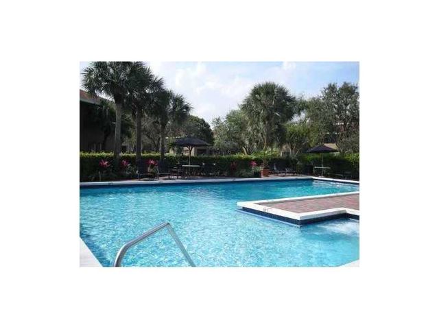 2445 SW 18th Terrace 205, Fort Lauderdale, FL 33315