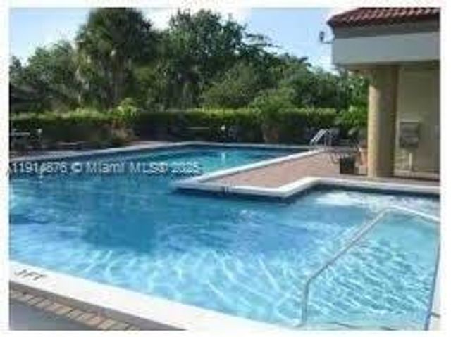 2445 SW 18th Terrace 205, Fort Lauderdale, FL 33315