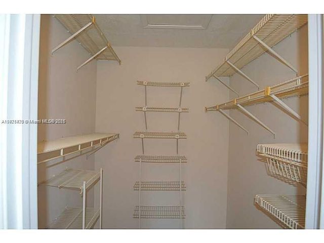 2046 NW 43rd Ter 8, Lauderhill, FL 33313