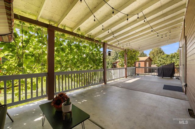 2537 N Copperdale Ave, Kuna, ID 83634
