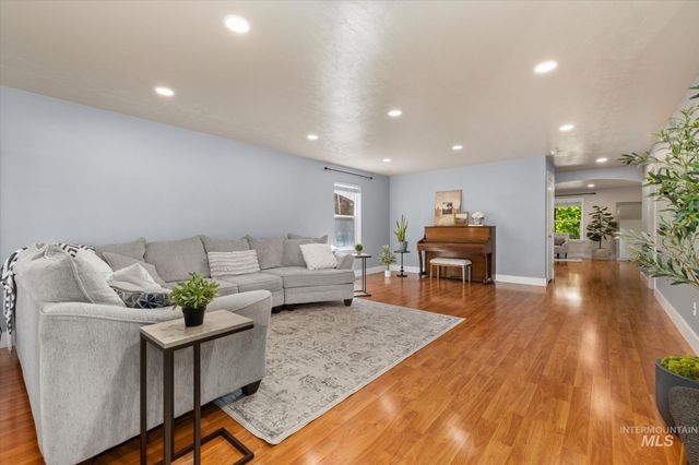 2537 N Copperdale Ave, Kuna, ID 83634
