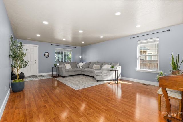 2537 N Copperdale Ave, Kuna, ID 83634