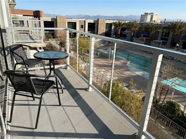 353 East Bonneville Avenue 811, Las Vegas, NV 89101