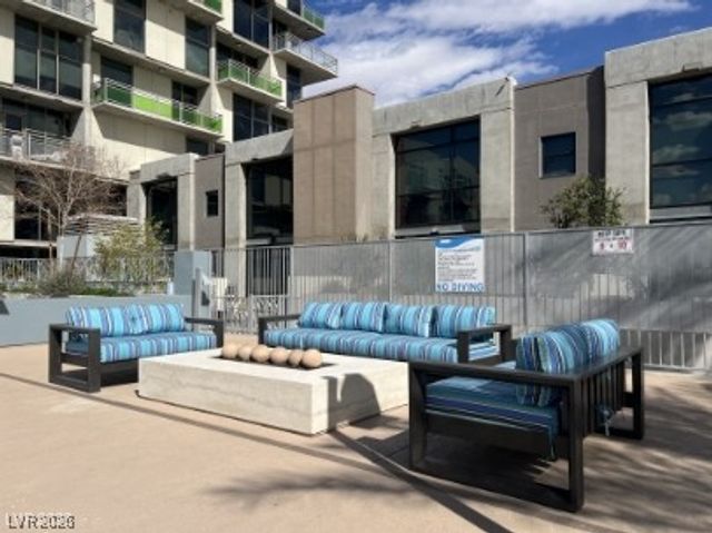 353 East Bonneville Avenue 811, Las Vegas, NV 89101