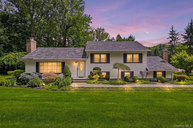2 Buena Vista Terrace, Central Valley, NY 10917