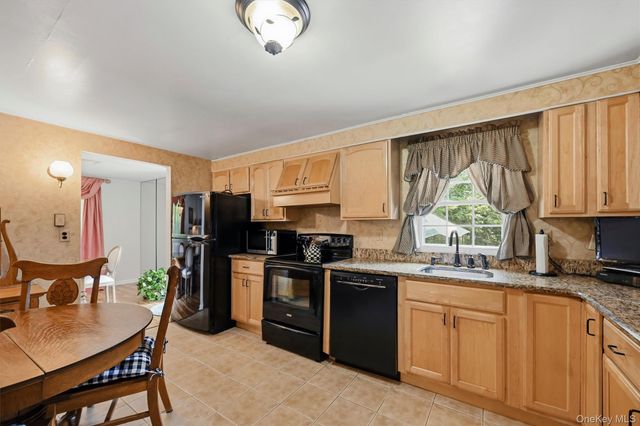 2 Buena Vista Terrace, Central Valley, NY 10917