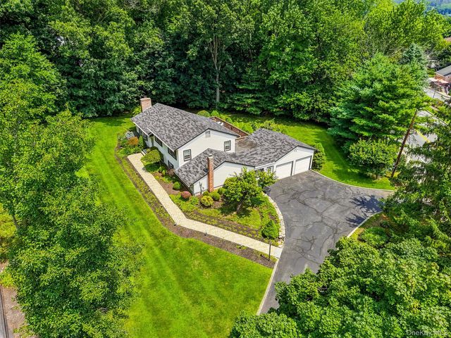 2 Buena Vista Terrace, Central Valley, NY 10917