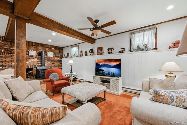 2 Buena Vista Terrace, Central Valley, NY 10917