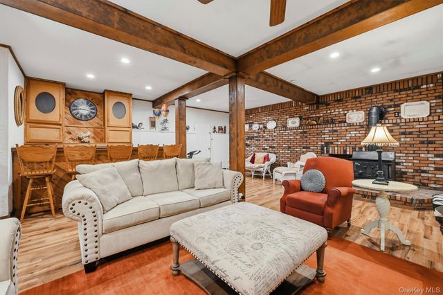 2 Buena Vista Terrace, Central Valley, NY 10917