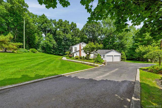 2 Buena Vista Terrace, Central Valley, NY 10917