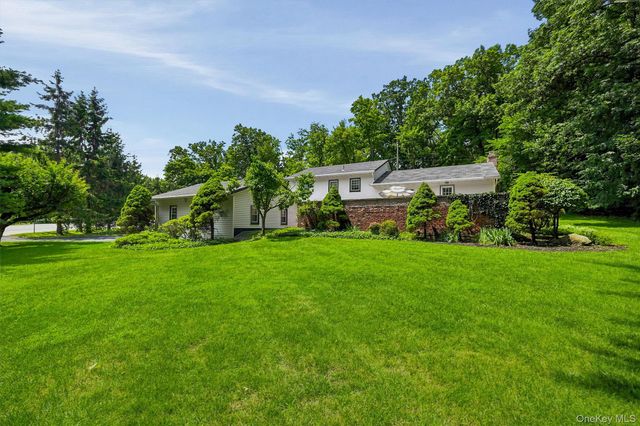 2 Buena Vista Terrace, Central Valley, NY 10917