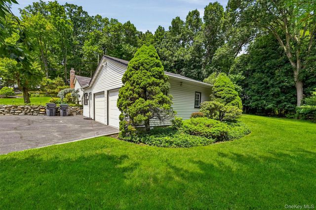 2 Buena Vista Terrace, Central Valley, NY 10917