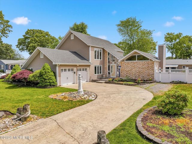14 Scheiber Drive, Brick, NJ 08723
