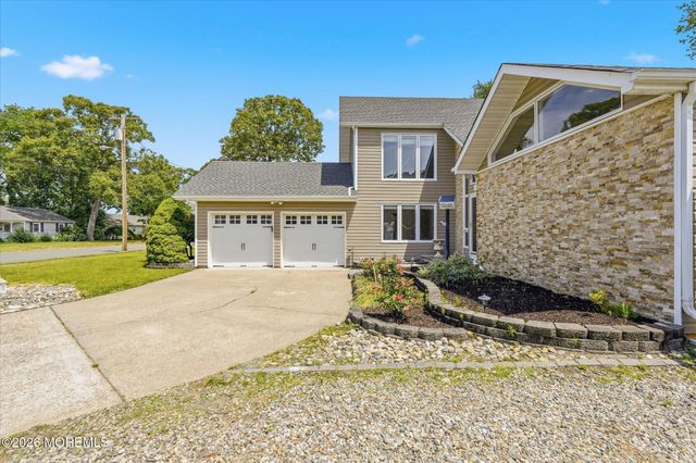 14 Scheiber Drive, Brick, NJ 08723