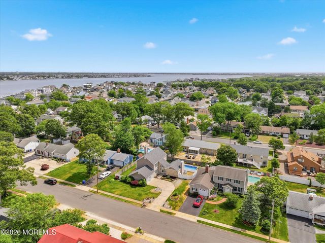 14 Scheiber Drive, Brick, NJ 08723
