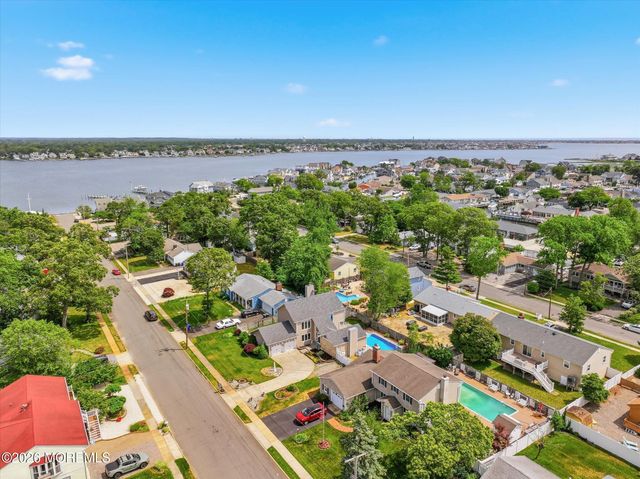14 Scheiber Drive, Brick, NJ 08723