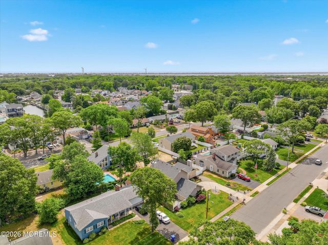 14 Scheiber Drive, Brick, NJ 08723