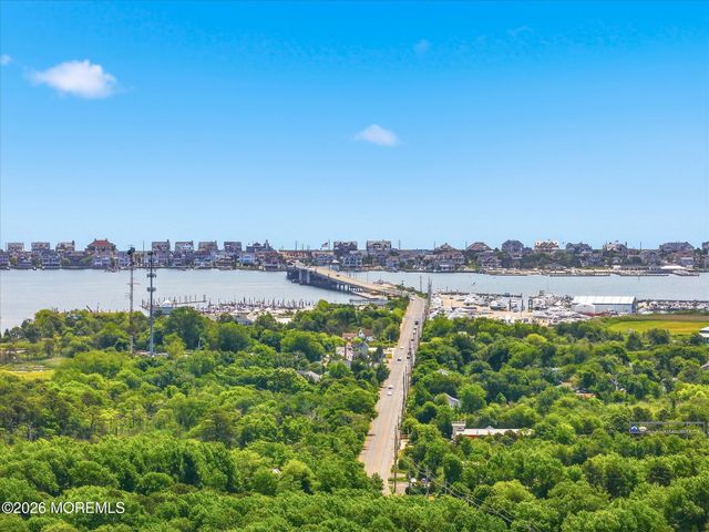 14 Scheiber Drive, Brick, NJ 08723