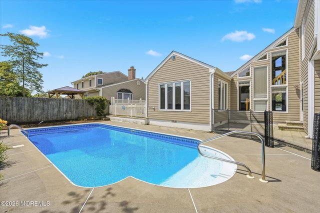 14 Scheiber Drive, Brick, NJ 08723