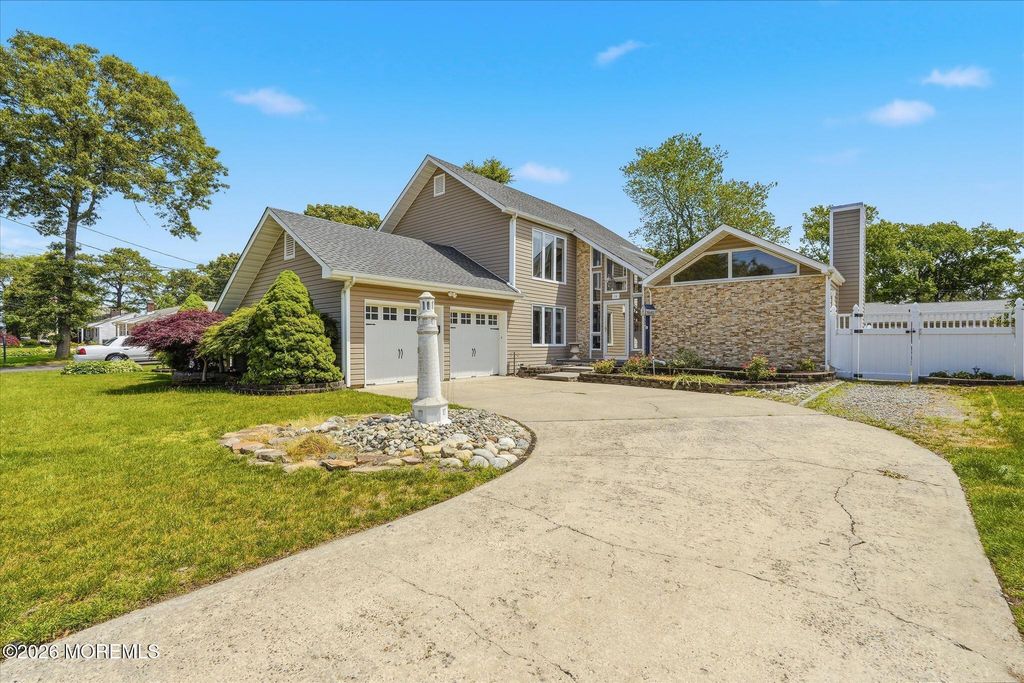 14 Scheiber Drive, Brick, NJ 08723