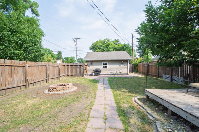 357 15th Avenue S, Fargo, ND 58103