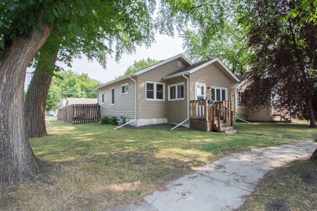 357 15th Avenue S, Fargo, ND 58103
