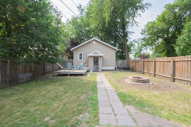 357 15th Avenue S, Fargo, ND 58103
