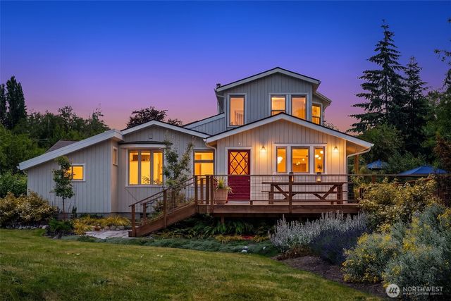 17424 107th Avenue SW, Vashon, WA 98070