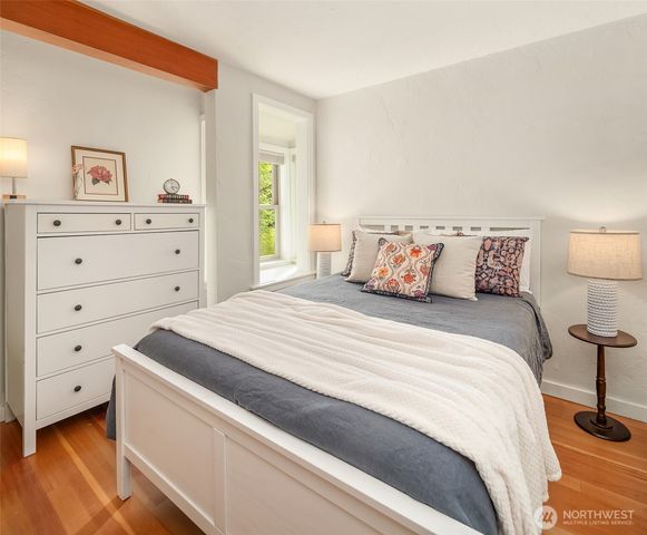 17424 107th Avenue SW, Vashon, WA 98070