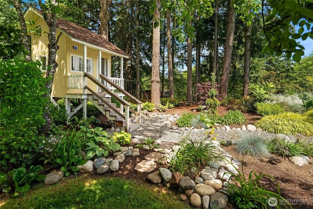17424 107th Avenue SW, Vashon, WA 98070