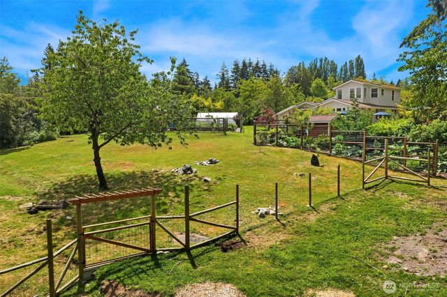 17424 107th Avenue SW, Vashon, WA 98070