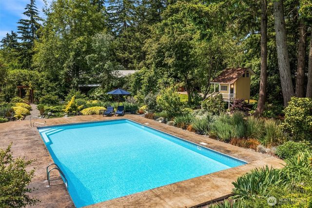17424 107th Avenue SW, Vashon, WA 98070