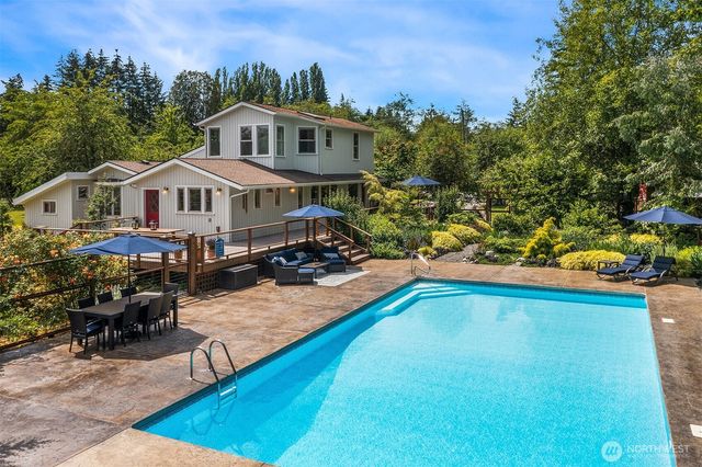 17424 107th Avenue SW, Vashon, WA 98070