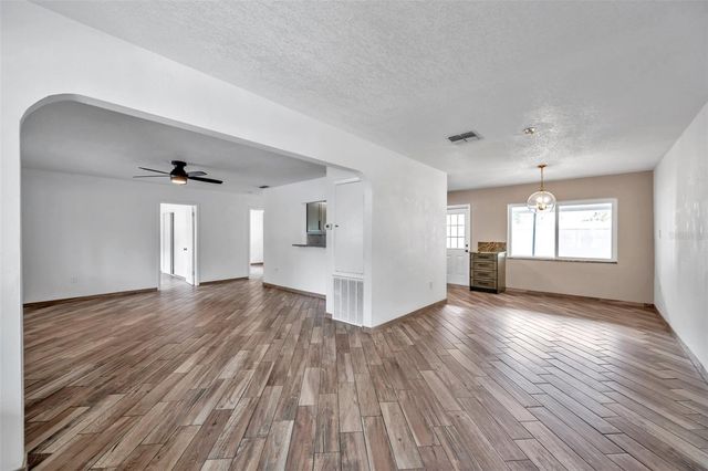 125 5TH AVENUE N, Safety Harbor, FL 34695